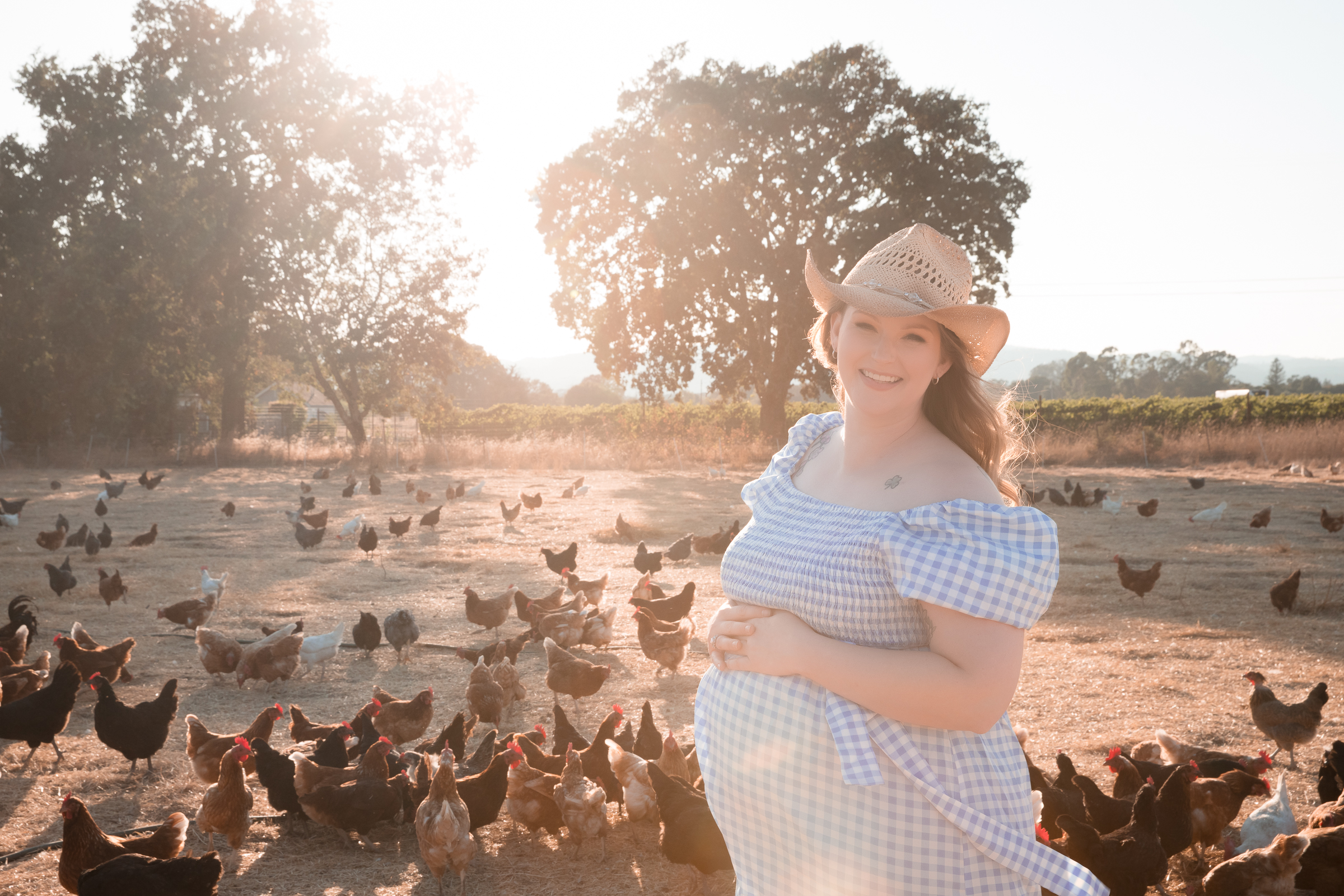 pregnant-woman-with-chickens